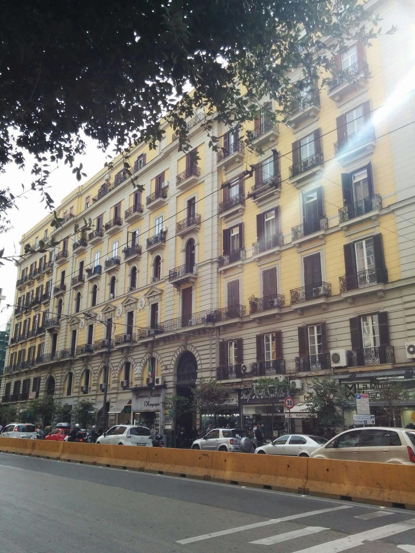 Be Italian Flat Bovio Affittacamere 3*