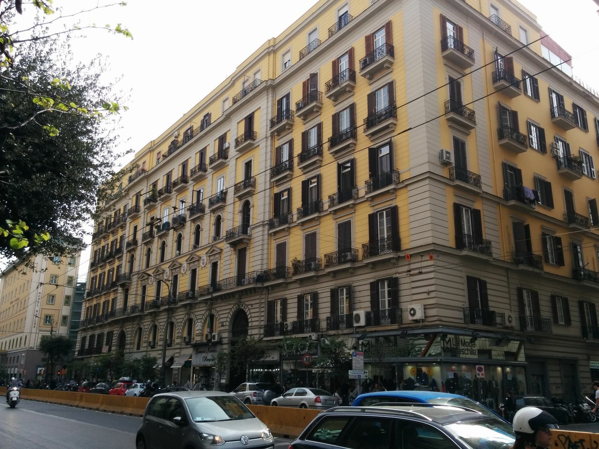 Be Italian Flat Bovio Affittacamere